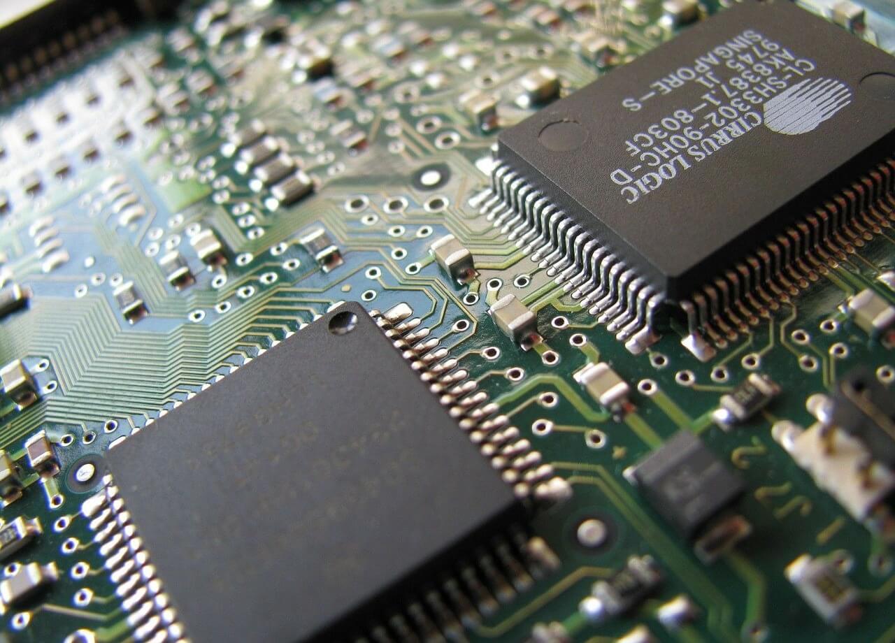 main-board-89050_1280-1.jpg